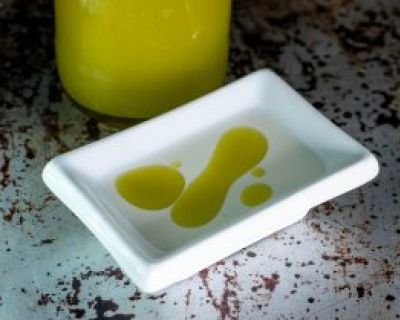 Sauerampfer-Spitzwegerich-Öl, quietschgrünes Wildkräuteröl