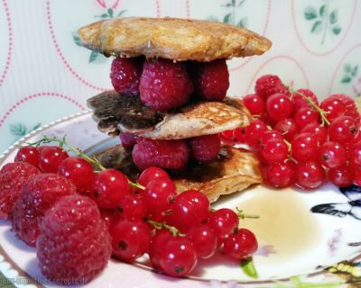 Vegane Pancakes mit Himbeeren und My Syrup