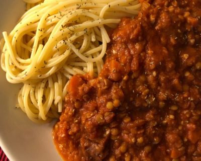 Linsenbolognese mit Sonnenblumenkernen