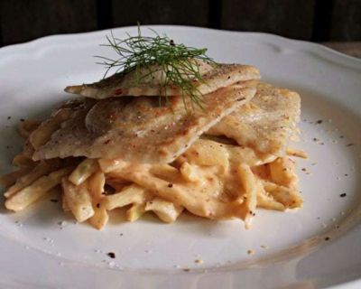 Maultaschen mit Fenchel und Chili-Cashew-Rahm