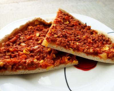 Pizza Bolognese