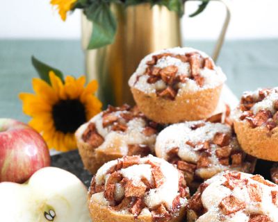 Kleine vegane Ofen-Pfannkuchen mit Zimt-Äpfeln aus der Muffinform ❤