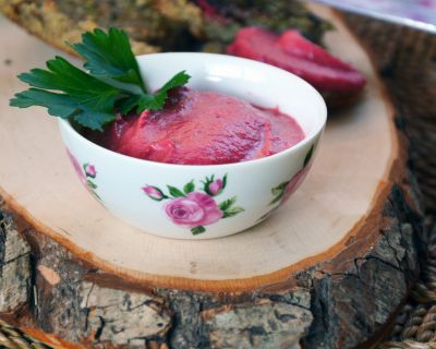 Rote Beete – Paranuss – Meerrettich Mousse