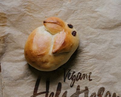 Vegane Hefe-Hasen – Fluffig-weiche Frühstücksbrötchen und ein Hingucker beim Osterbuffet