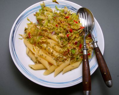 Rosenkohl mit Zitronen-Vinaigrette zu Pasta