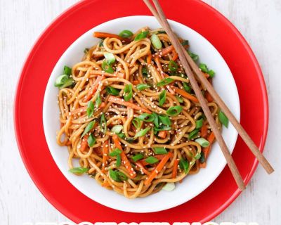 Chinesische gebratene Nudeln