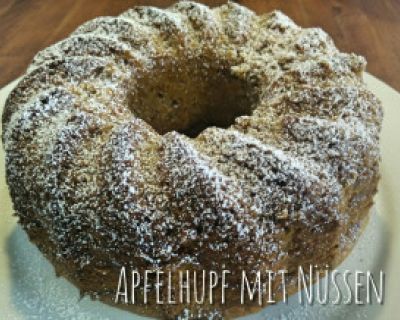 Apfelhupf mit Nüssen