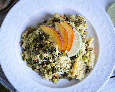 Avocado-Lime-Quinotto mit Pfirsich