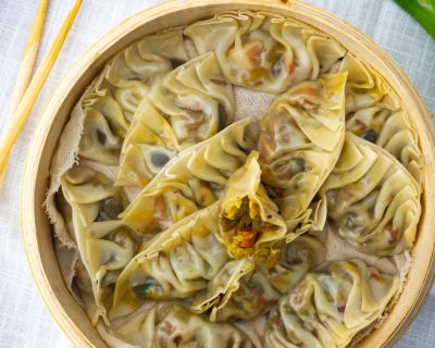 Japanische Teigtaschen mit Gemüsefüllung (Gyoza)