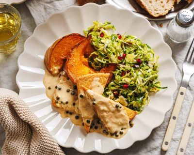 Gebackener Kürbis & Tofu-Filets mit grünem Pfefferrahm