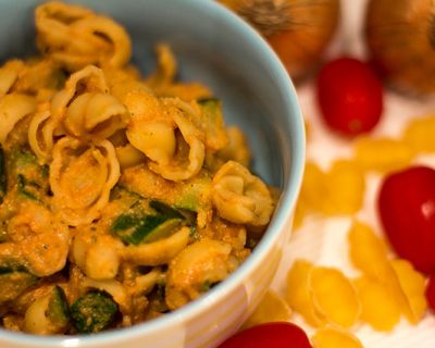 Schnelle Cashew-Tomaten-Nudeln