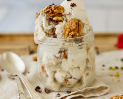 Veganes Bananensplit mit Schokolade