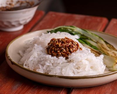 Koreanischer Rettich Reis mit Chili-Sesam Paste