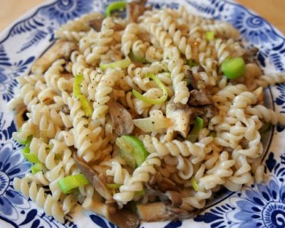 Vegane Pastapfanne mit Austernpilzen