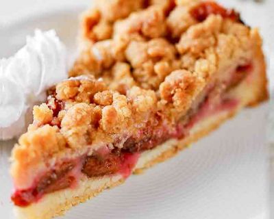 Veganer Pflaumenkuchen mit Zimtstreuseln