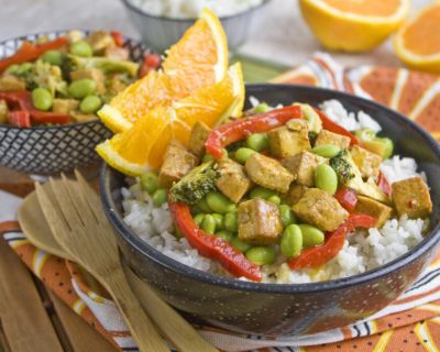Orangen-Tofu-Pfanne mit Edamame