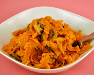 Karottennudeln in Erdnusssoße | vegan, LowCarb, WW