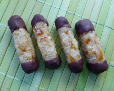 SAFTIGE MANDELSTÄBCHEN