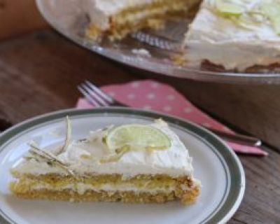Limetten Layer Cake mit kandierten Limettenschalen