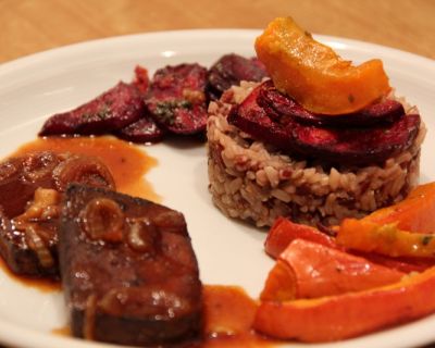 Marinierter Räuchertofu mit Röstgemüse