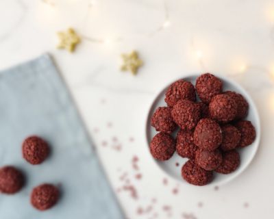 Zartschmelzende vegane Rumkugeln