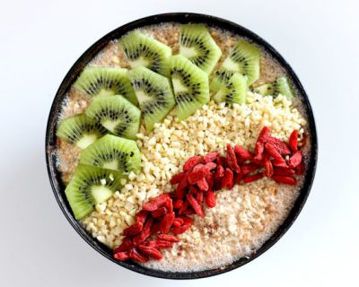 Veganes Haferflocken-Frühstück