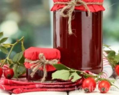 Selbstgemachte Hagebutten-Marmelade – regional, gesund und preiswert