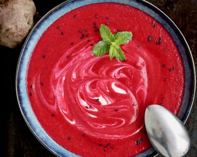 Rote Beete-Birnen-Suppe mit Kokosmilch