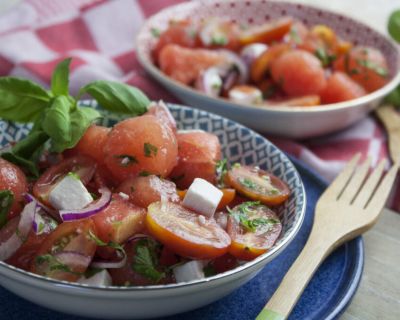 Melonen-Tomaten-Salat mit Basilikum