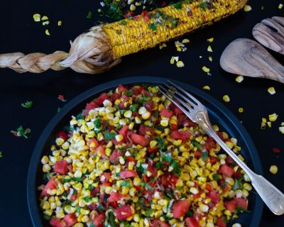 gegrillte Maiskolben mit erfrischender Wassermelonen-Salsa / grilled corn on the cobs with refreshing watermelon salsa