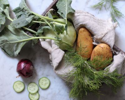 Cremige vegane Kohlrabisuppe mit Dill