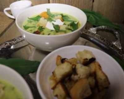 Bärlauch-Kartoffel-Cremesuppe mit Croutons