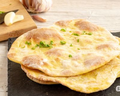 Indisches Naan-Brot selber backen: schnell und vegan
