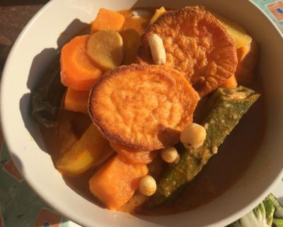 Matsaman: Thaicurry mit gerösteten Erdnüssen, Okraschoten und Süßkartoffeln