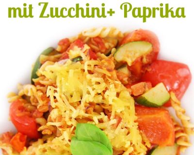 Veganer Nudelauflauf mit Zucchini und Paprika | überbacken mit Käse