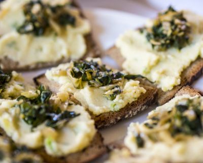 Pastinaken-Kartoffel-Creme mit gebratenem Mangold