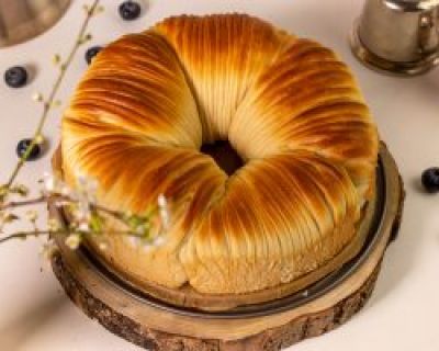Süßes Wollknäuelbrot mit  Heidelbeerfüllung