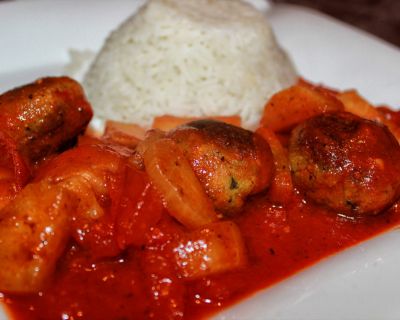 Falsche Fleischklößchen – Falafel-Tomaten-Gurken Pfanne