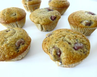 SAUERKIRSCH-HASELNUSS-MUFFINS