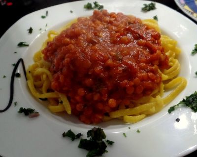 Linsenbolognese mit frischen Tagliatelle