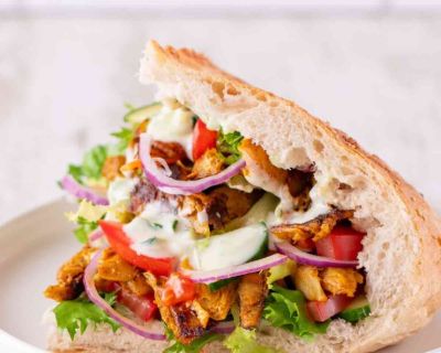 Einfachster veganer Döner mit fertigem Dönerfleisch und Salatmix