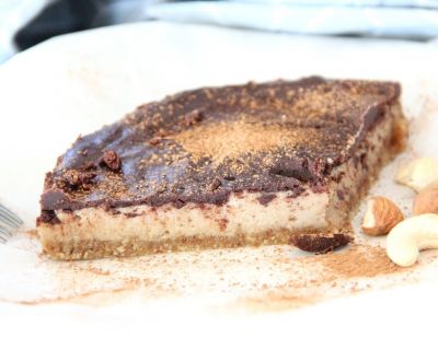 Cashew-Fudge-Tarte mit Schokolade (roh & glutenfrei)