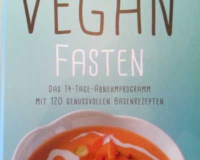 Paprika-Sellerie-Suppe mit Kokosmilch