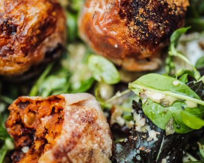 Saftig-knusprige vegane Braten-Balls [mit gruselig echter Kruste]