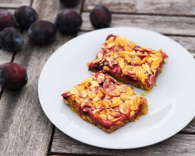 Feiner Zwetschkenkuchen mit Mandelkruste