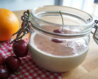 Buchweizen-Pudding mit Kirschsauce