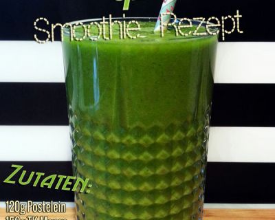Grüner Smoothie mit Postelein, Petersilie, Mango und Apfel