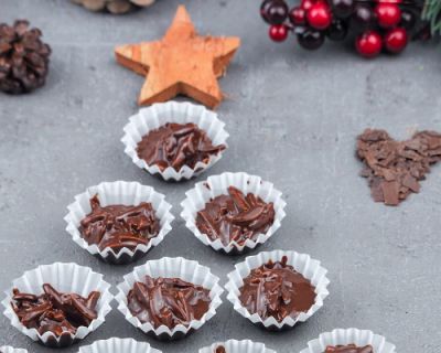 Weihnachtliche Mandel Schokolade Pralinen