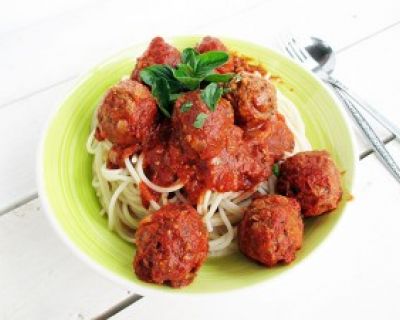 Nix-Fleisch Bällchen mit Tomatensoße (Vegan, Glutenfrei, ohne Soja, ohne Nüsse, Ölfreie Option)