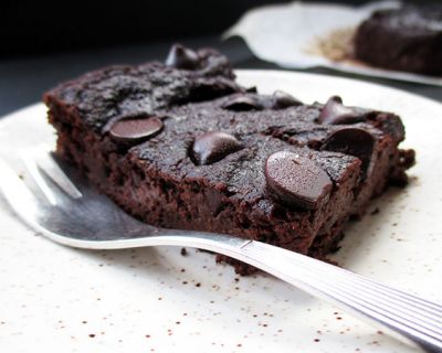 Erdmandel Brownie Schnitten (Vegan, Glutenfrei, Ohne Nüsse)